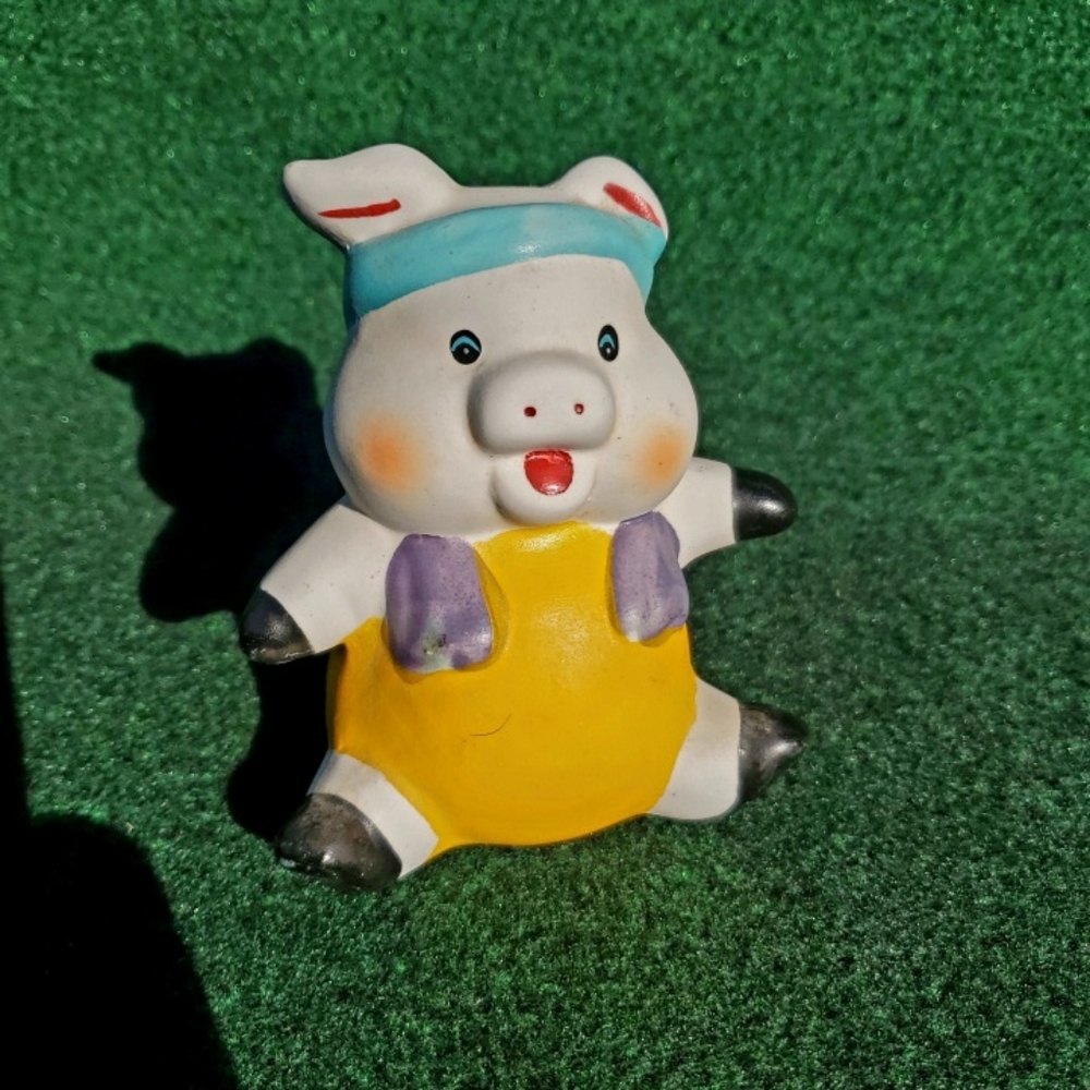 VTG Piggy Bank Hand Painted Smiling Happy Piggy Ceramic 4"x5" Sweatband Towel